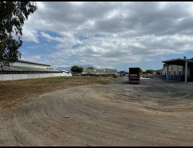 545M² WAREHOUSE TO LET IN PAROW INDUSTRIAL